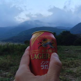 食事して山を見たりして過ごす⛰️
カップ忘れて鍋でコーヒー飲んだ笑

夜はひんやり。外に少し出るぐらいなら、この日は防寒着は不要。
曇で星空はボチボチ　いくつか星座を見る
中秋の名月前で月は明るい（写真うまく撮れん😂）

夜中に鹿の鳴き声で２回起きる　近くに来てたかな😊