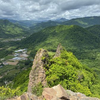 今日は剣先には行きません
奥に見える黄金山に行きます