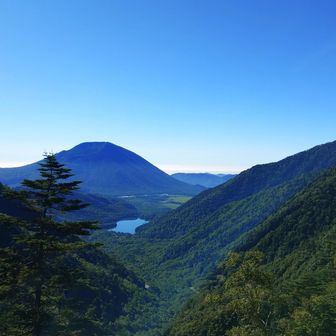 男体山と湯ノ湖と戦場ヶ原
ここからの景色は何度見ても良い