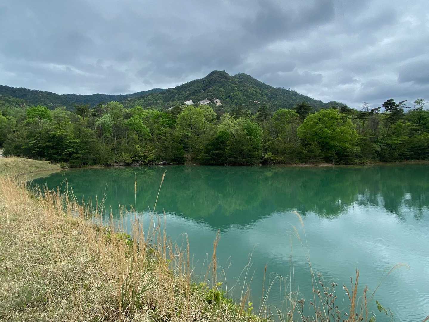 逆さ岳山ー。