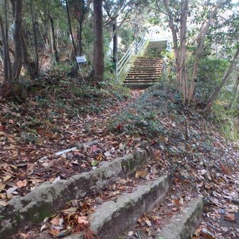 中国縦貫道の高架橋を渡る