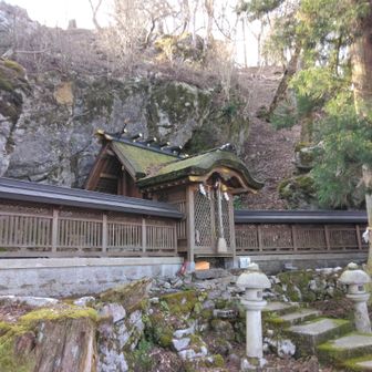 掃除もされてて立派な神社