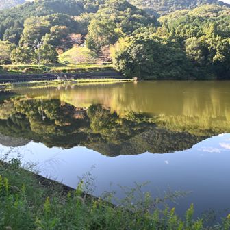 下山中、大池と二上山