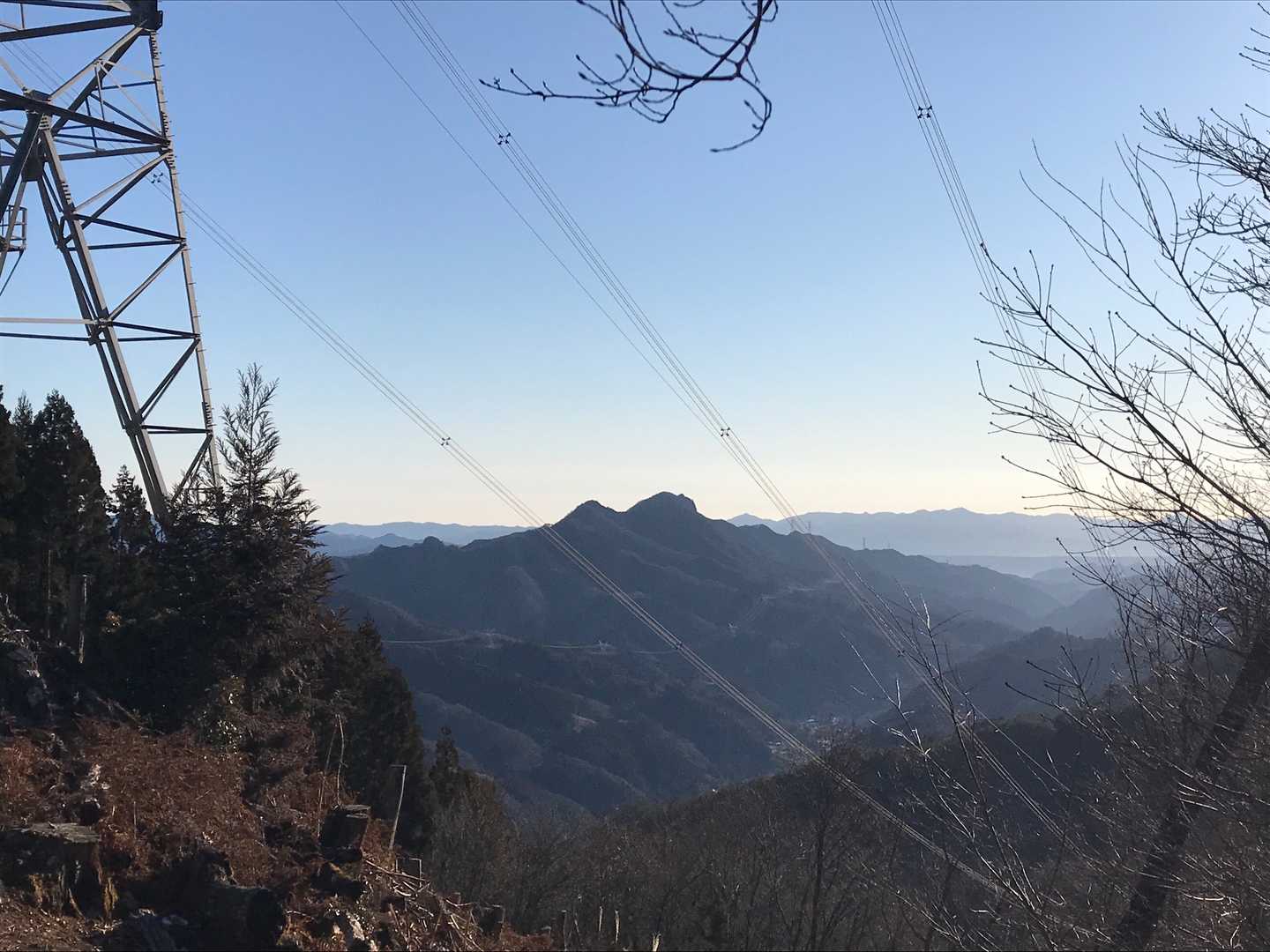 振り返って小鹿野二子山