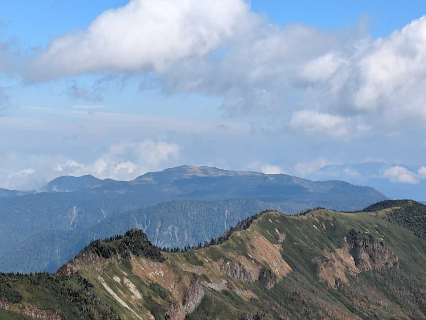 山頂駅-金山沢の頭-裏寺子屋山-岩菅山-裏岩菅山-一の瀬バ 縦走コースの写真
