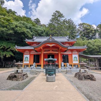 いきなりの中山寺奥之院。
ちょっとにわか雨☂もぱらっと。