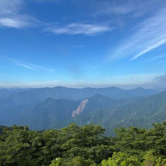 大きな崖崩れ