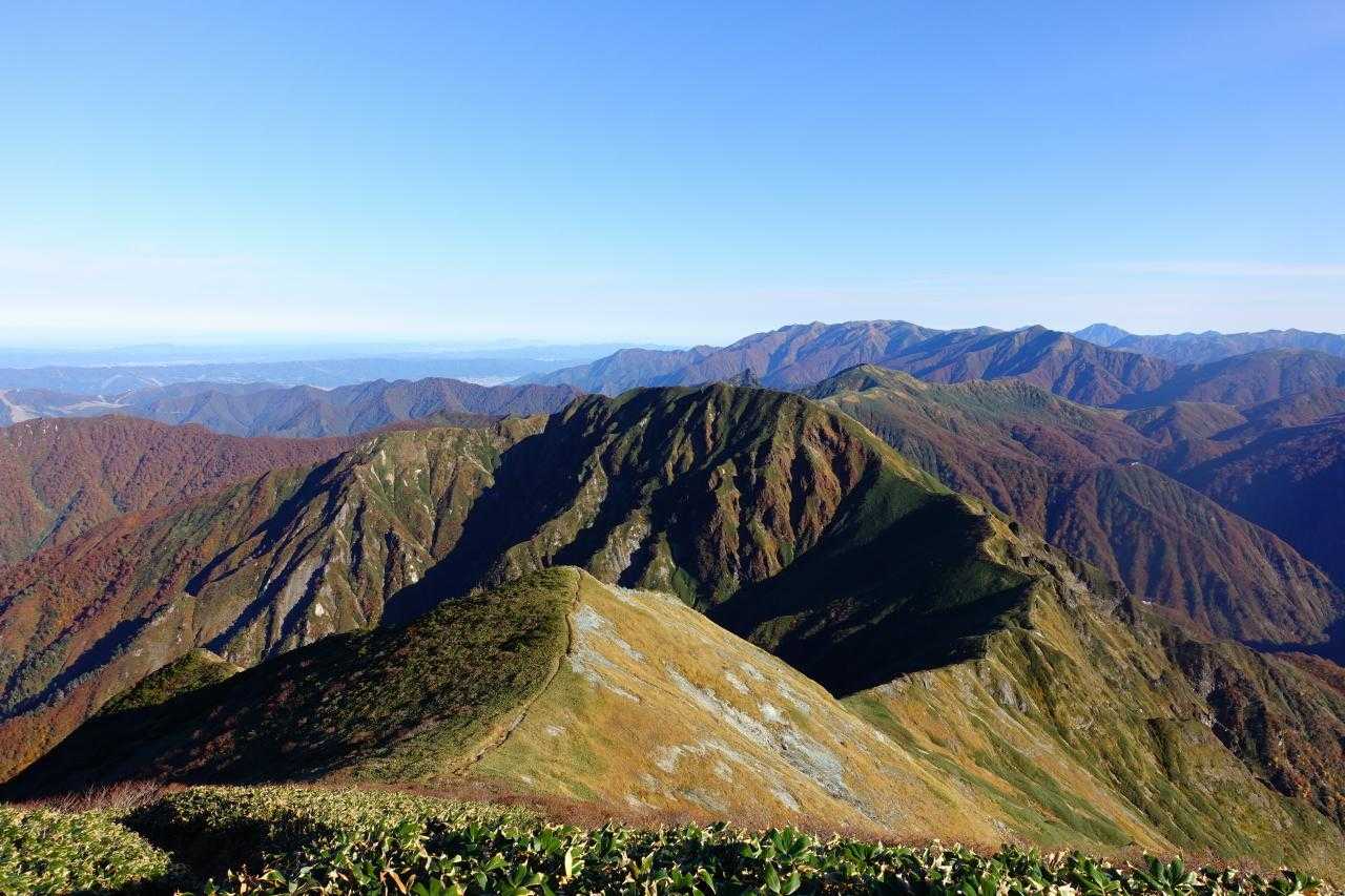 茂倉岳より武能岳を眺める😆