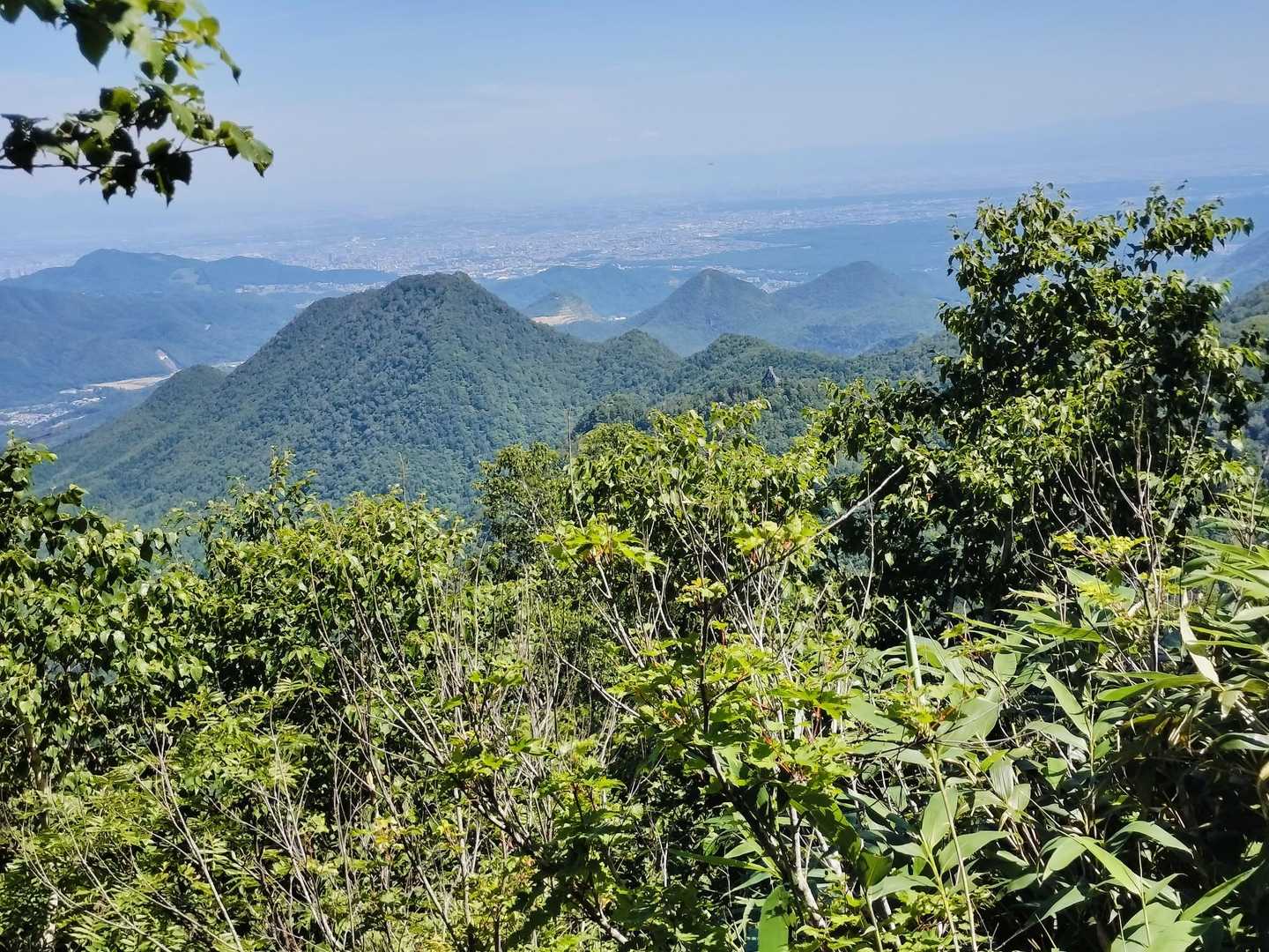 盤の沢やパゴダを見ながら下山です