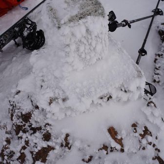 山頂標識は見つけられず…