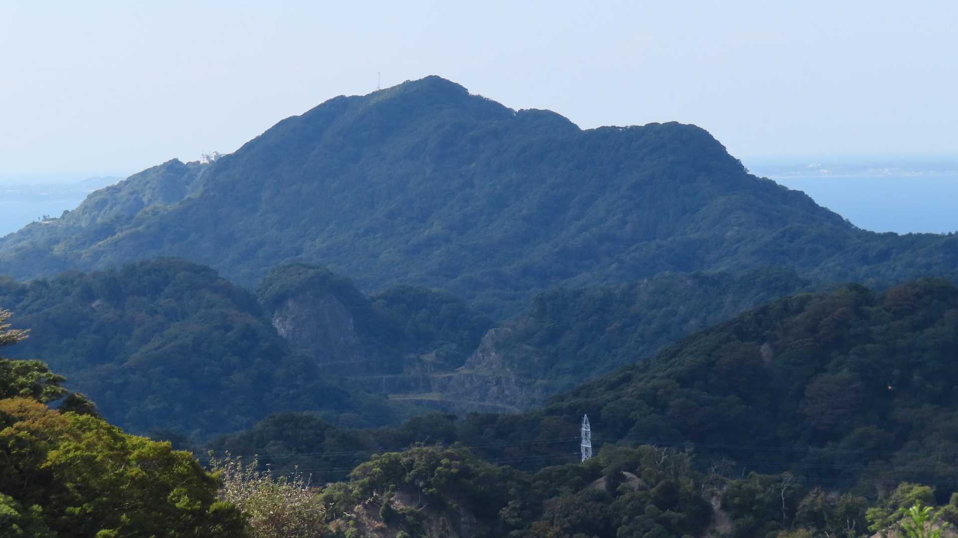 鋸山の麓の石切場