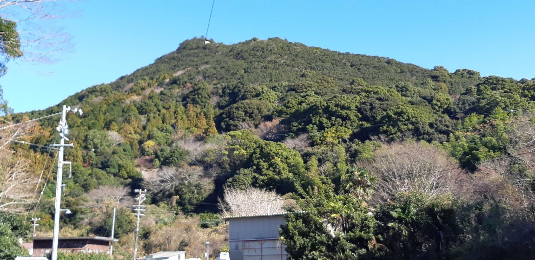 五ヶ所浅間山頂の⛩️が見えます