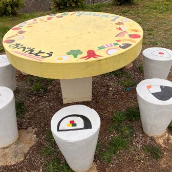 可愛いテーブル🩷ここでお弁当🍱食べたかったなぁイス🍙まで🩷