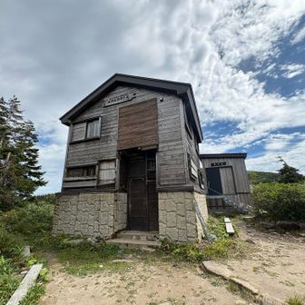 森吉山阿仁避難小屋。