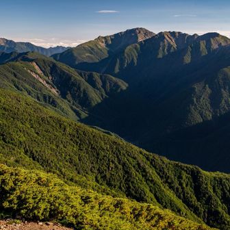 北は仙丈から白根三山あたり