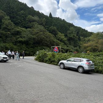 ミャクミャク発見‼️
ここから空を飛んでちはや園地まで運ぶらしい🤣