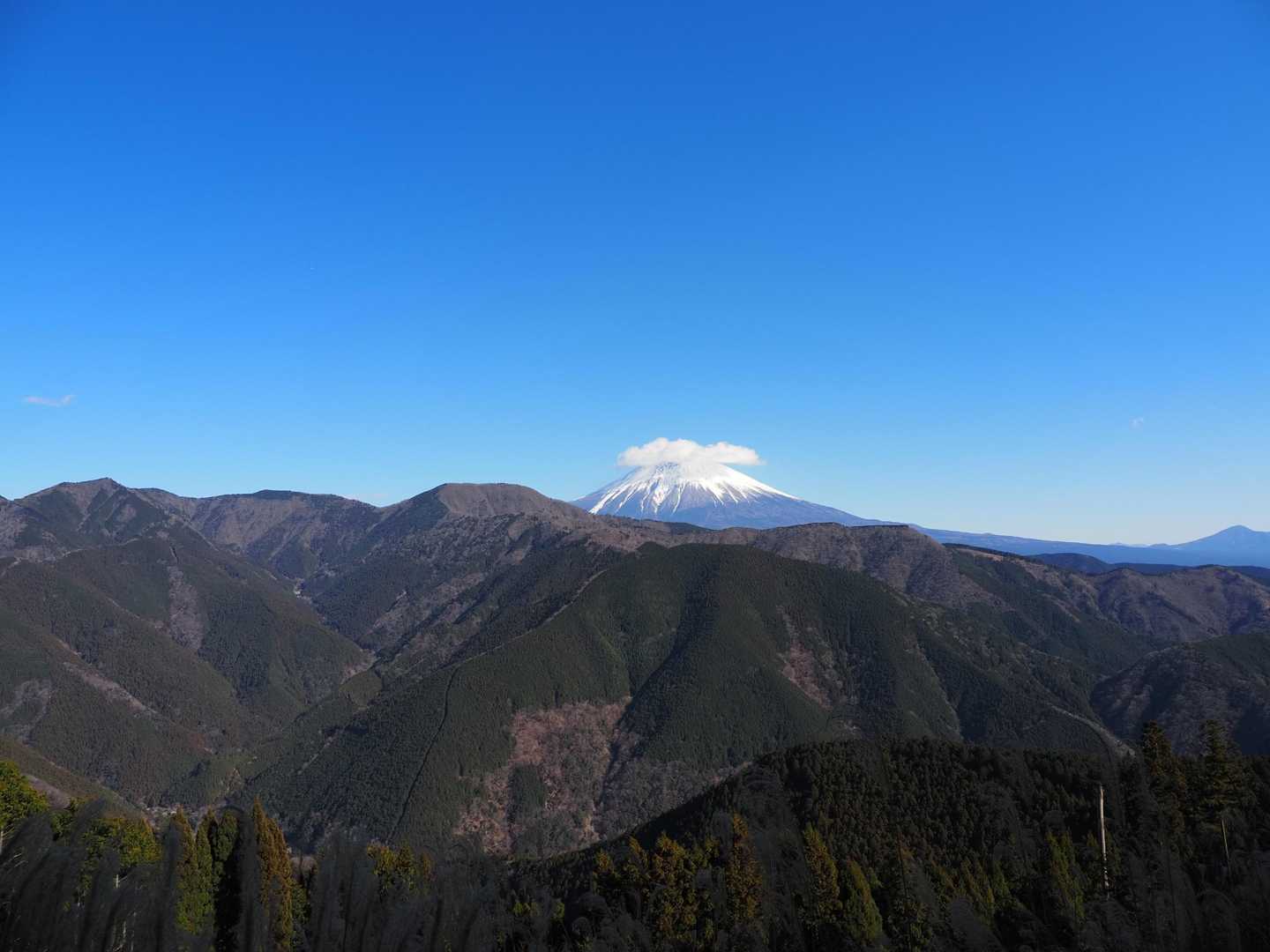 長ヶ岳、天子ヶ岳と富士山