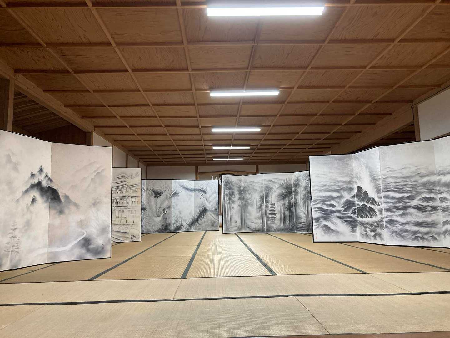 帰りに素敵な水墨画拝見