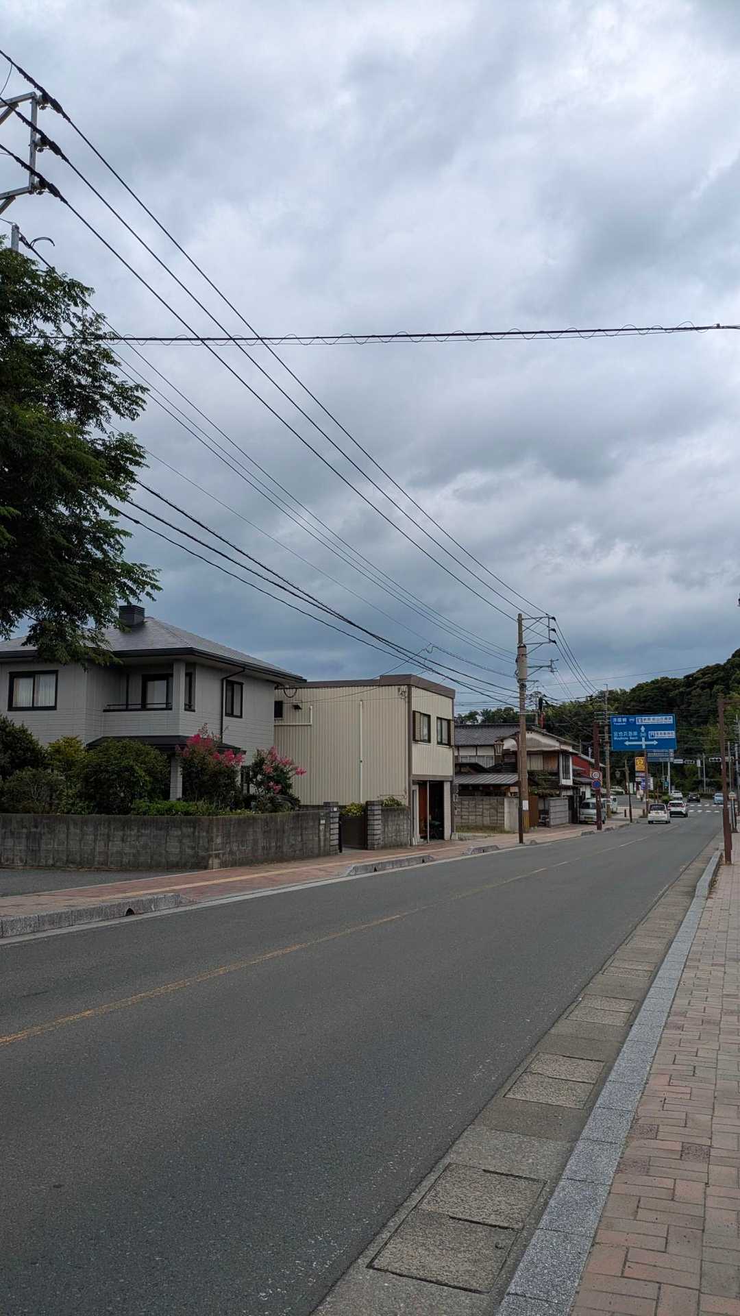 車を降り一旦道路に出て
宮地嶽神社の入口に向かう