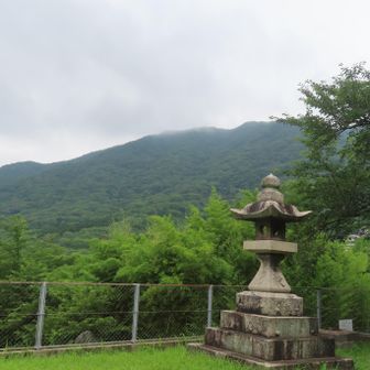 稜線に雲が被り始めている？