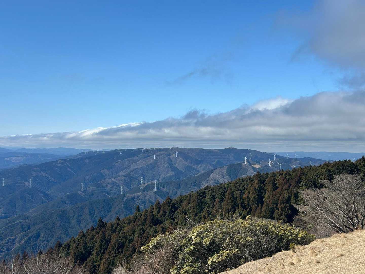 今日も良い天気☀️
山頂には沢山の人がいはりました👍