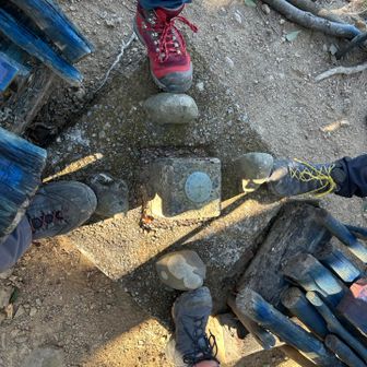 休憩スポットに三角点