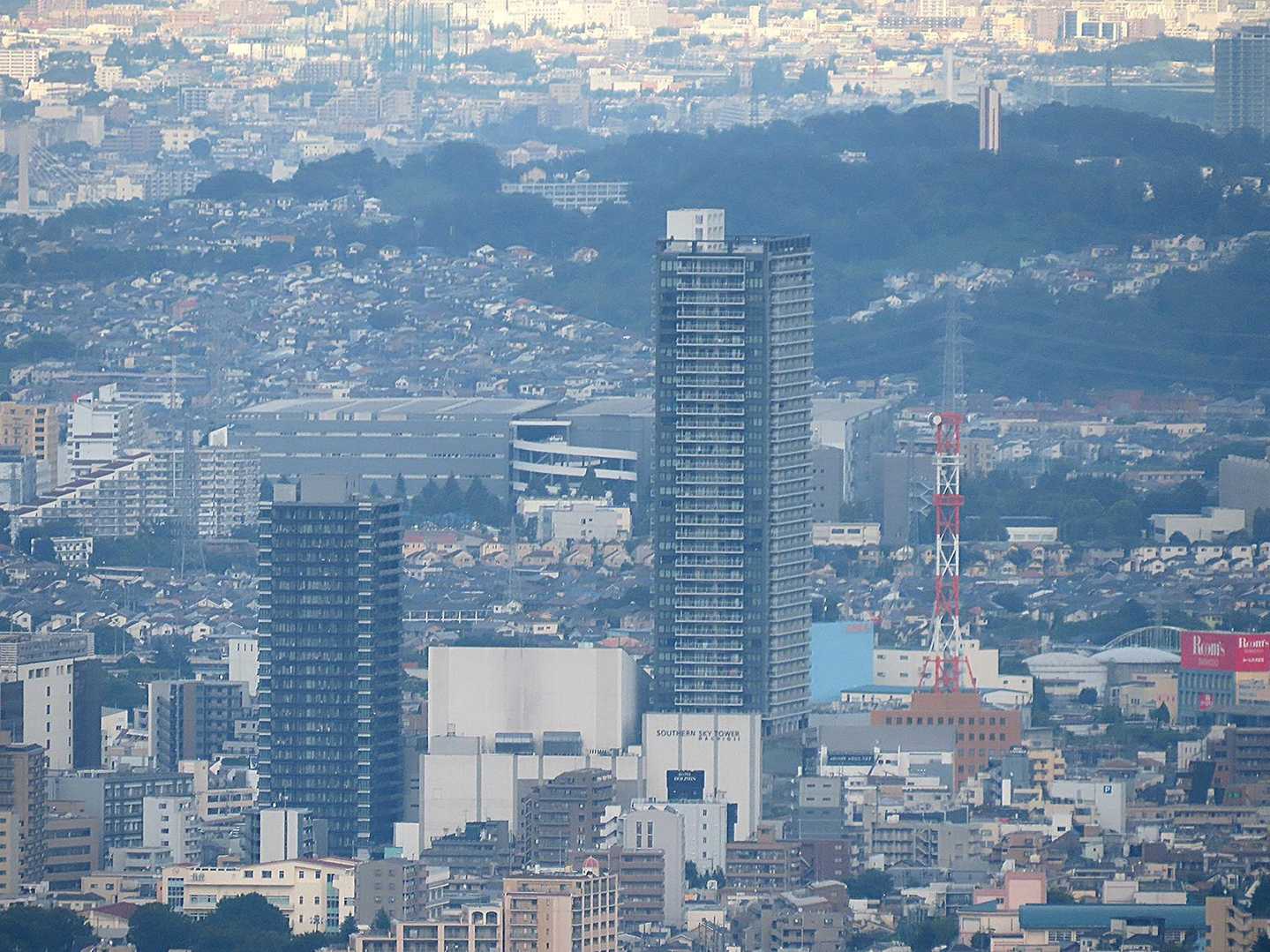 サザンスカイタワー
昔、キムタクが住んでいるという噂があった