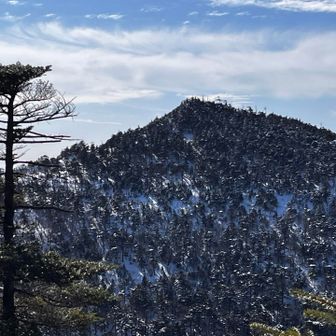 弥山から見る八経ヶ岳は、本当カッコいい