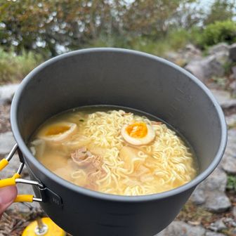 しめはいつもの。のんびりしてる間にいつのまにか山頂貸切状態。
