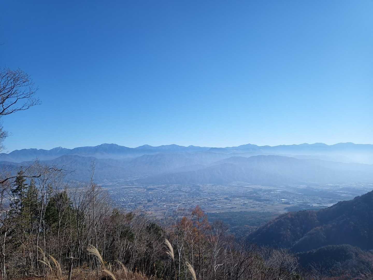 ここからの南アルプスの眺めが大好きです✨