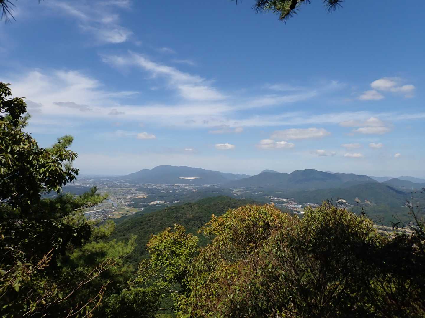 朝方登った福智山方面