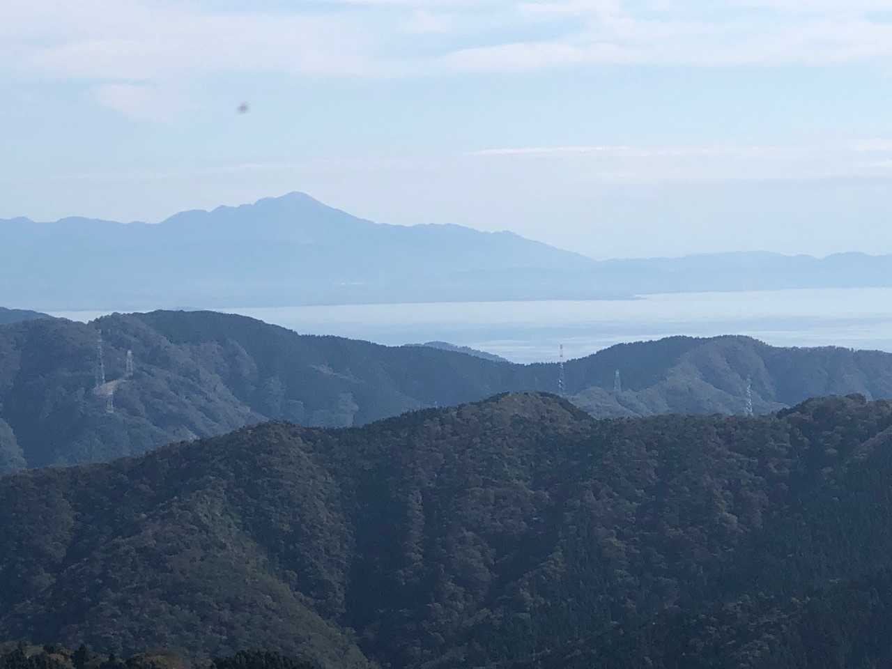 琵琶湖と伊吹山です