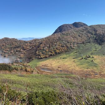 山の紅葉が素敵なのだが
写真では伝わらないのが残念