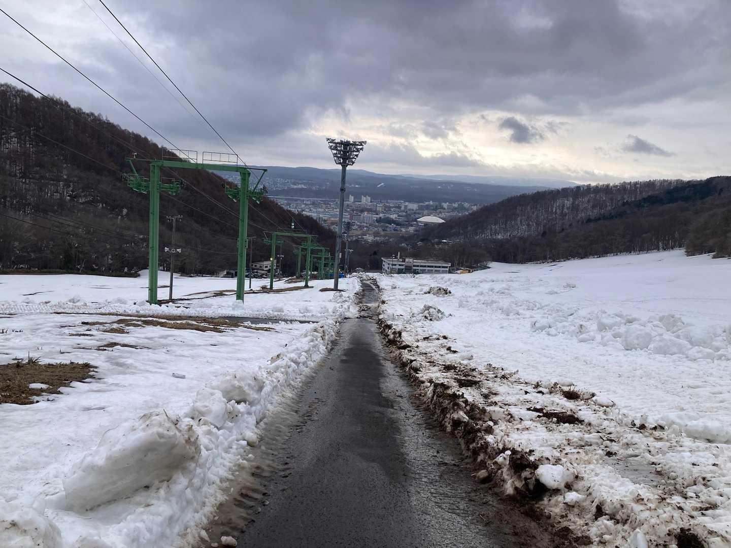 　　　　　　　歩いて下山😅
　　　　これ以上濡れたくないので。。

　　土日月曜日の日記が。。溜まってます💦
　　　　早く仕上げなきゃ。。。💦

　　あっ。。この後、おかわり山🏔️に。。
　　登れるかな🤔⁉️