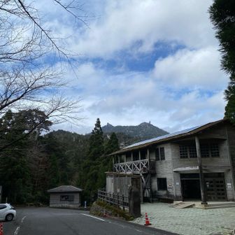 後ろが太忠岳。