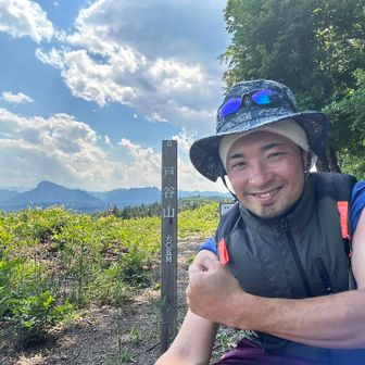 背後が妙義山📸