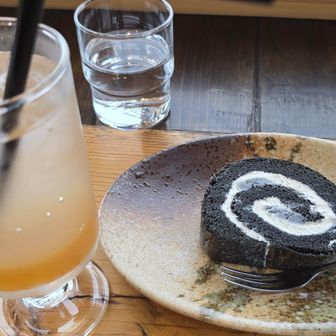 不老豆のロールケーキとクラフトコーラ
モンベル会員は飲み物半額