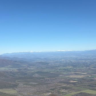 冠雪しましたね
今朝はとても冷え込みました
ここも霜柱たくさんでした