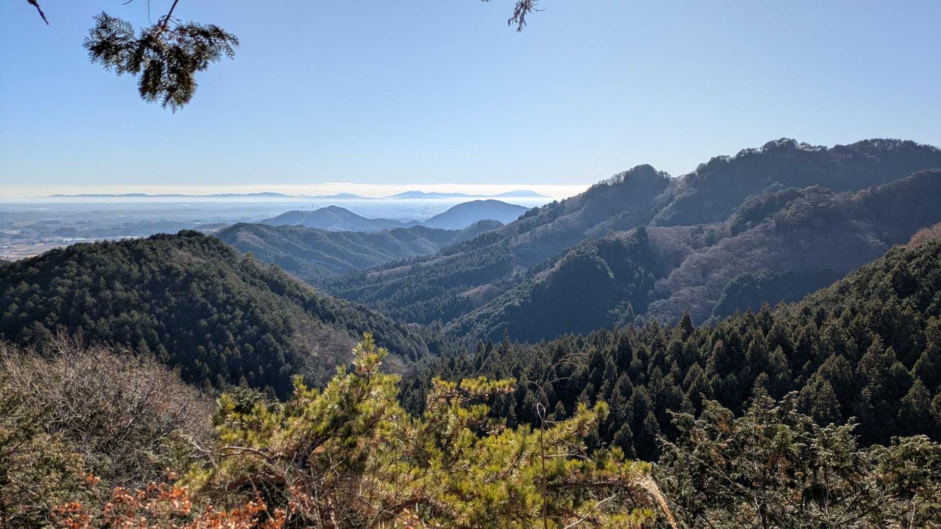 幾重にも重なる
山山山。
大好きな１枚。