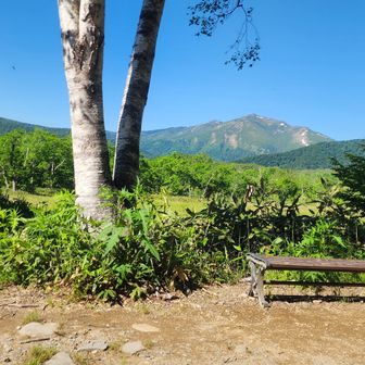 東電小屋からの至仏山。まだまだ最高の天気が続きます。