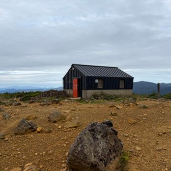 立派な避難小屋