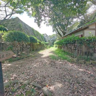 亀居城は江戸幕府の圧力により、完成から僅か3年で取り壊されたらしい🤔勿体ない😗