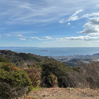 天気も景色も良いが、気温7度で風があって結構寒い🥶