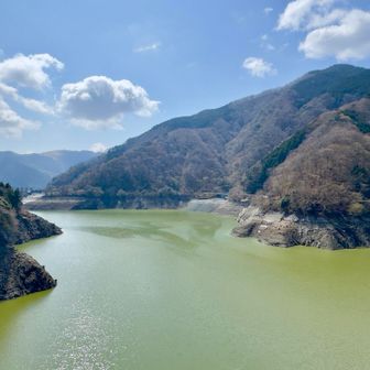 丹沢湖…色がバスクリン🟢