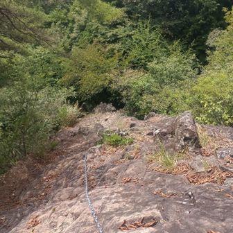 岩を登って・・