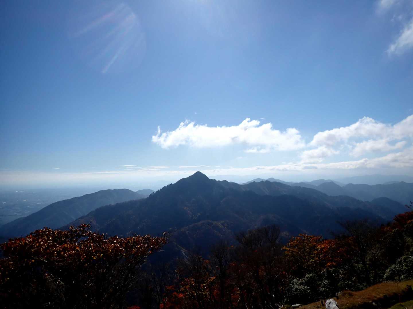 山頂から鎌ヶ岳
