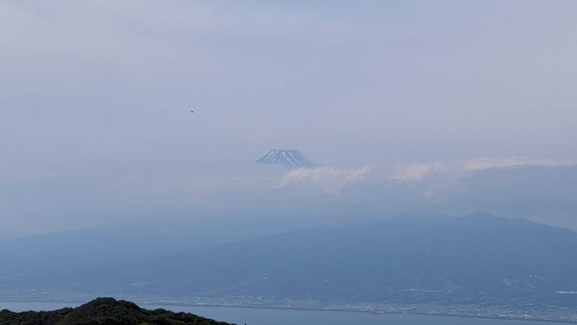 山頂だけがうっすら見えました😶‍🌫️