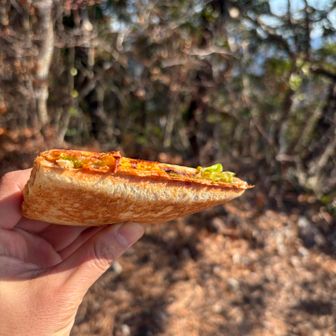 ベーコンエッグサンド🥓
最近、無難にまとめているので、たまにはチャレンジメニューしないと〜

きじまりゅうたが山カフェに出て、サバ缶とクリームチーズのメニューを紹介してた🙄
どうなの？いけるん？