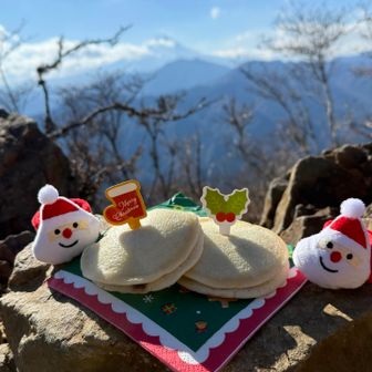 おやつは簡単クリスマス🎅
白いどら焼き？