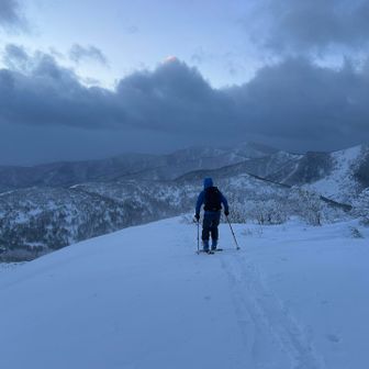 気が済んだのでそそくさと下山。
止まってたら寒くてヤバいよヤバいよ🥶